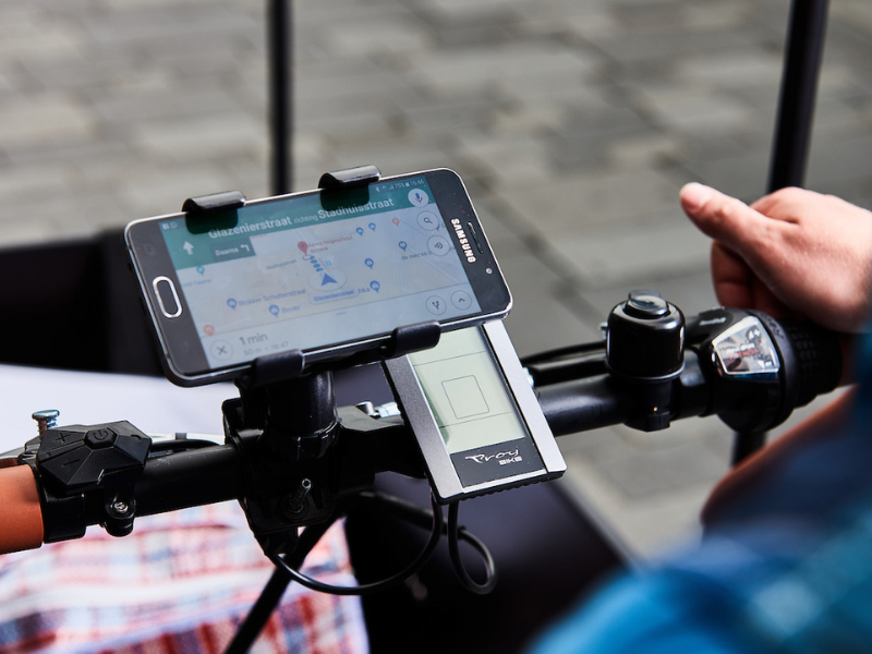 Student app telefoon fiets stad Aeres Hogeschool Almere