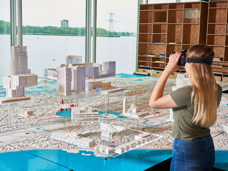 Student virtuele stad VR virtual reality bril Aeres Hogeschool Almere