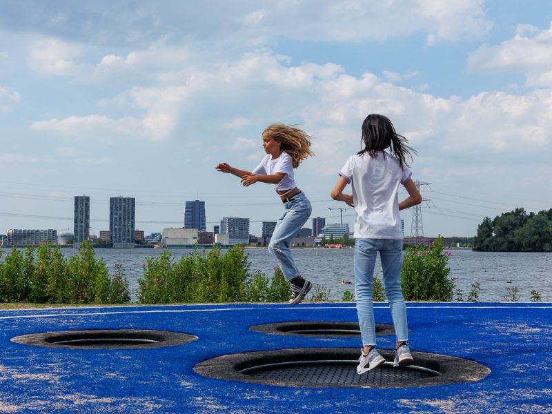 Meisjes op trampoline | Biologie Voeding en Gezondheid | Aeres Hogeschool Almere