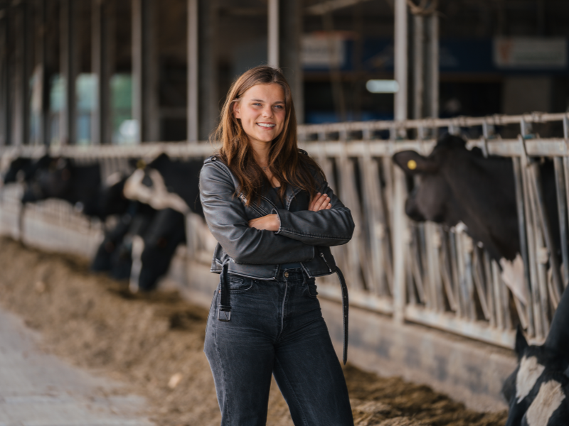 Student Dier en Veehouderij voor een koeienstal