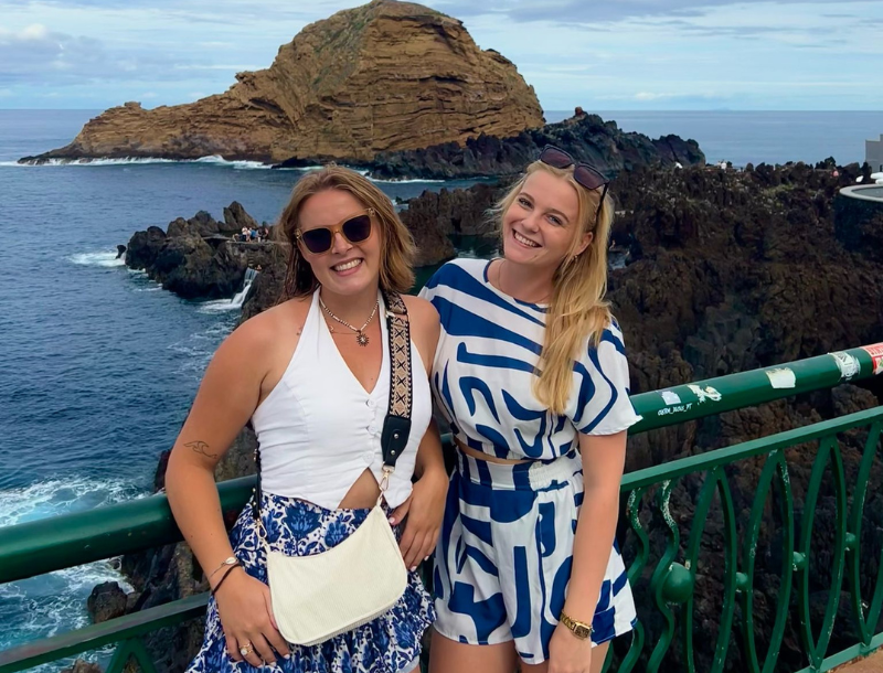 Sara en Lara studenten Hippische Bedrijfskunde op hun buitenlandstage