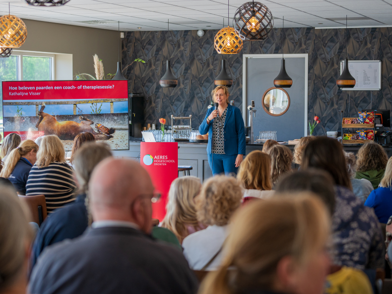 Symposium onderzoek naar welzijn van coach- en therapiepaarden