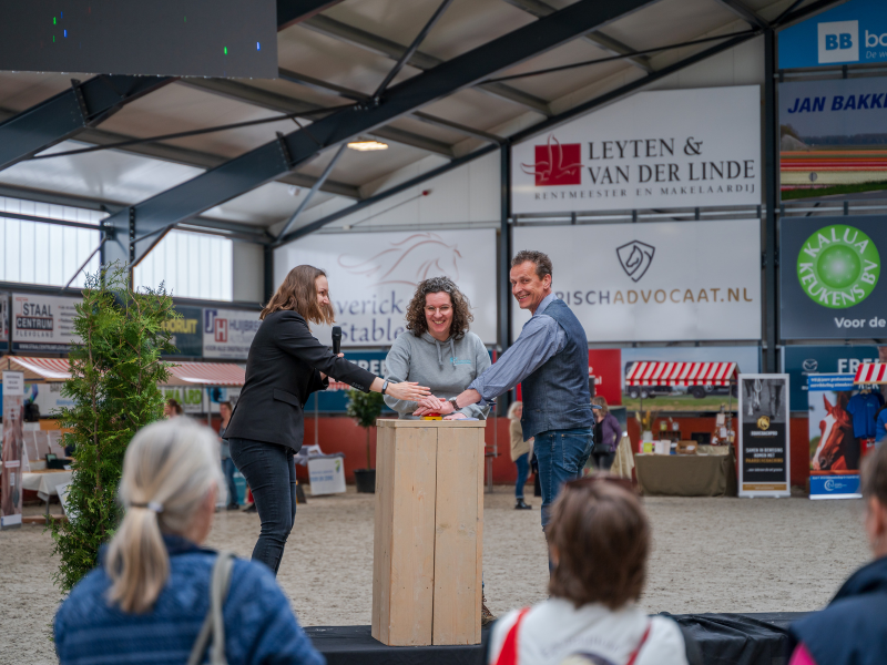 Symposium onderzoek naar welzijn van coach- en therapiepaarden