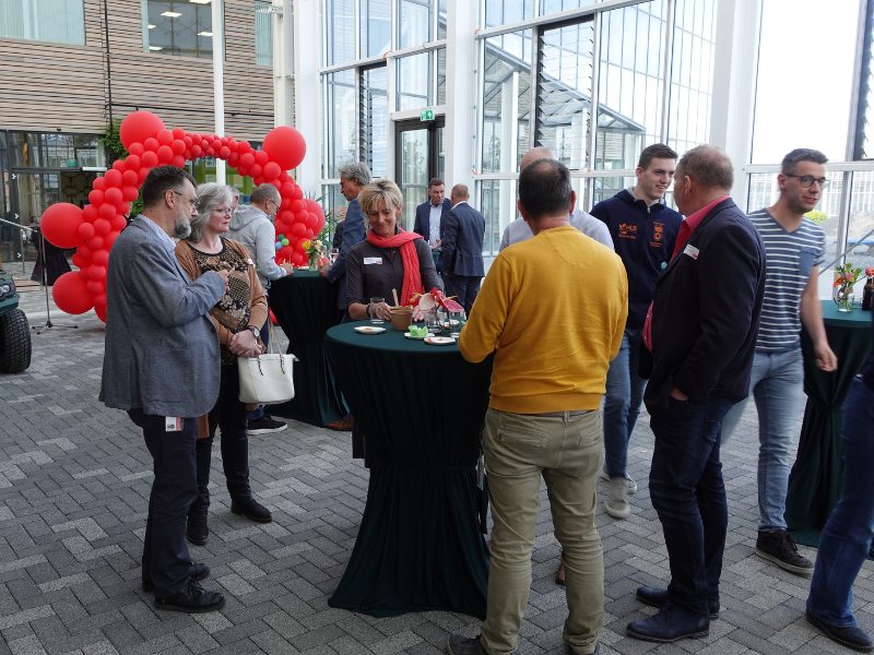 Life lezing 2022 waar markt en overheid falen Een pleidooi voor regionaal samenleven en samenwerken