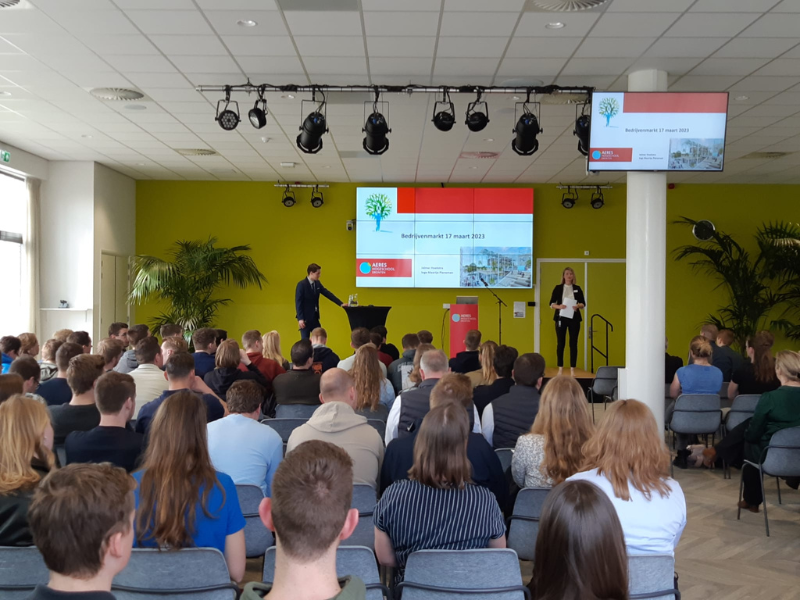 Bedrijvenmarkt voor studenten Dier- en Veehouderij en Varkens- en Pluimveehouderij