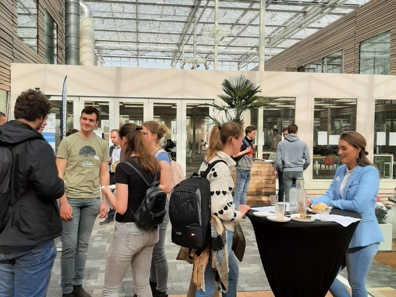 Bedrijvenmarkt voor studenten Dier- en Veehouderij en Varkens- en Pluimveehouderij
