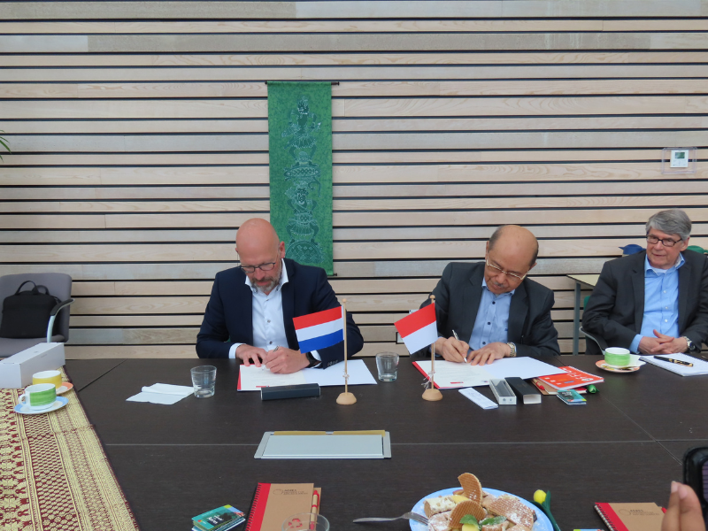 Bezoek en tekenen samenwerkingscontract tussen Universitas Pahlawan en Aeres Hogeschool Dronten