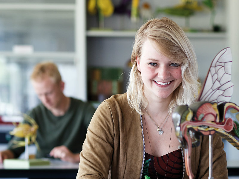 Student in biologielokaal 2