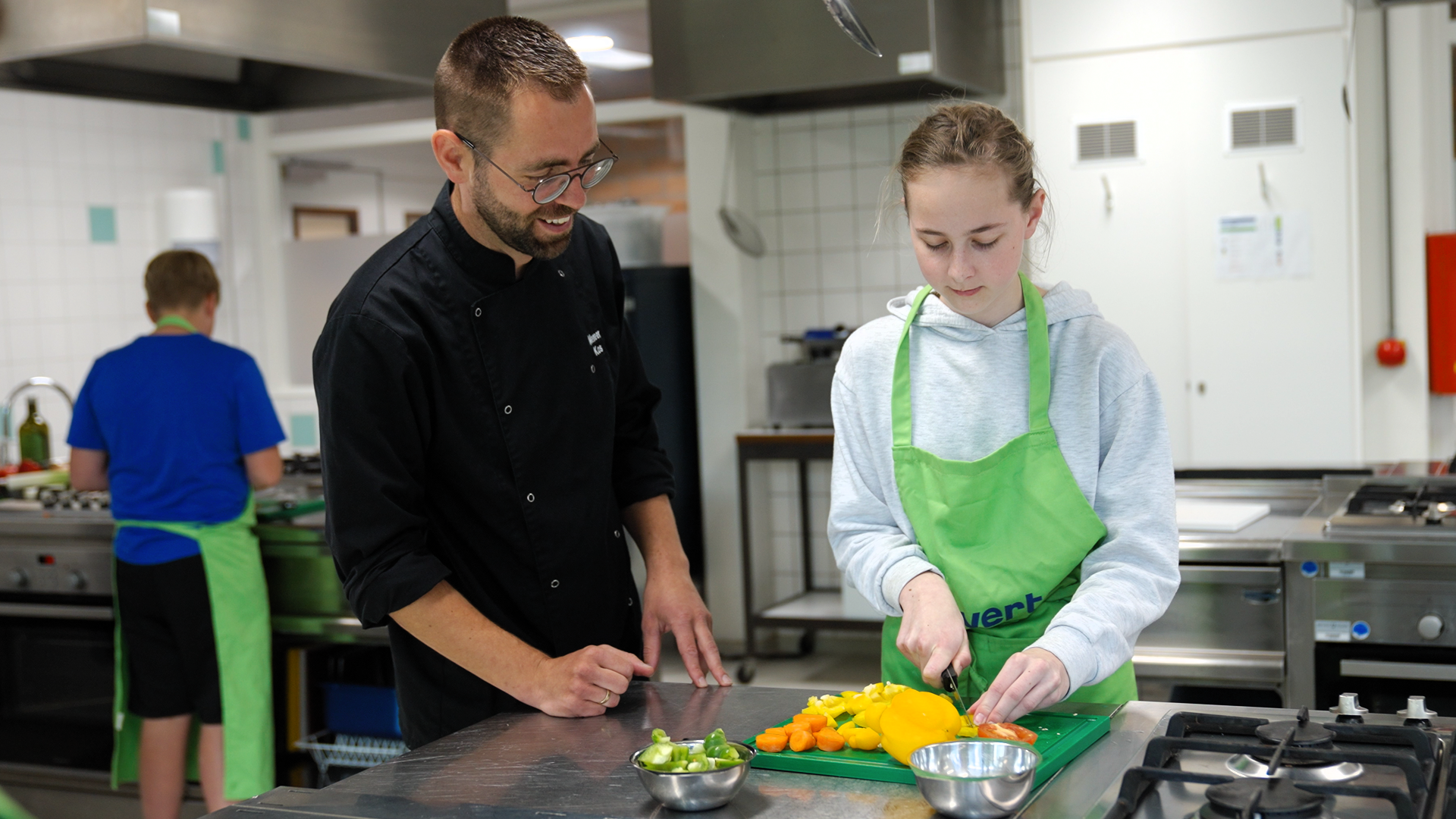 Docent Horeca Bakkerij en recreatie in de keuken met studenten / leerlingen