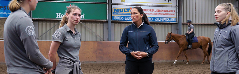 docent hippisch in manege
