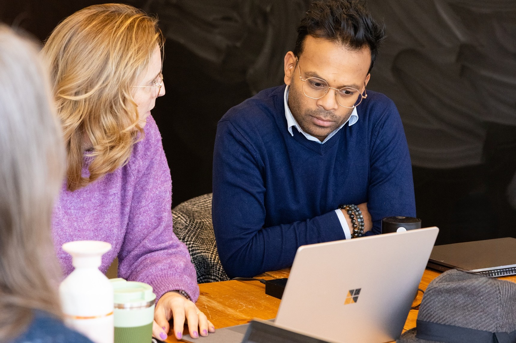 Studenten achter de laptop
